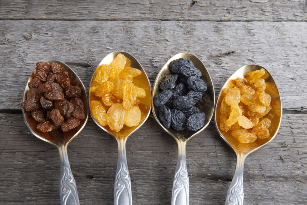 What Is the Function of Raisins in a Protein Bar? Protein Bars